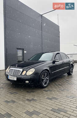 Седан Mercedes-Benz E-Class 2003 в Хусте