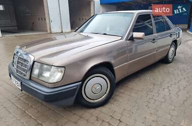 Седан Mercedes-Benz E-Class 1989 в Кременці