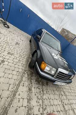 Седан Mercedes-Benz E-Class 1990 в Херсоне