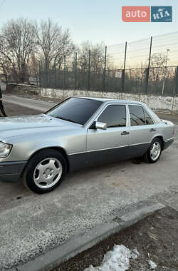 Седан Mercedes-Benz E-Class 1995 в Дніпрі
