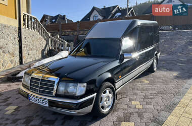 Катафалк Mercedes-Benz E-Class 1989 в Бережанах