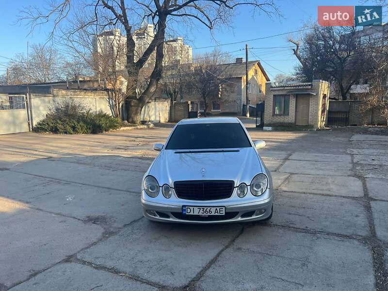 Mercedes-Benz E-Class 2002