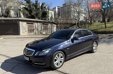 Седан Mercedes-Benz E-Class 2010 в Николаеве