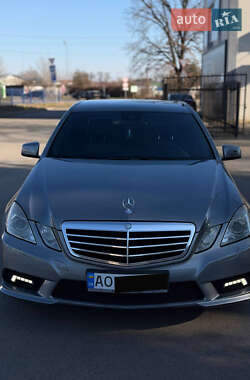 Седан Mercedes-Benz E-Class 2011 в Хусте