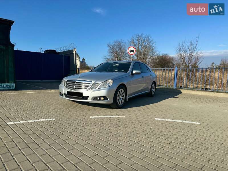 Mercedes-Benz E-Class 2009