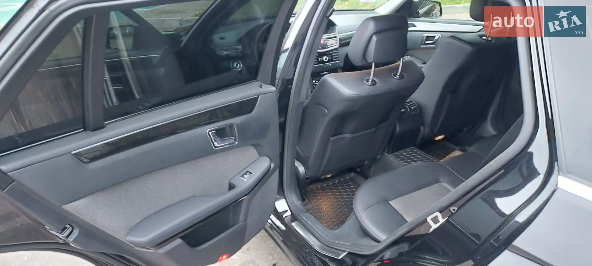 2011 Mercedes-Benz E-klasse - мініатюра 18
