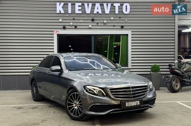 Седан Mercedes-Benz E-Class 2016 в Києві