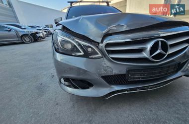 Седан Mercedes-Benz E-Class 2015 в Львові
