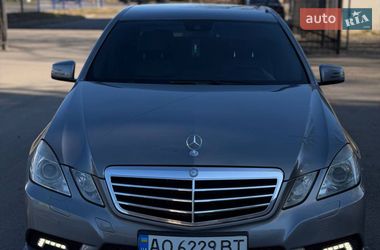 Седан Mercedes-Benz E-Class 2011 в Хусті