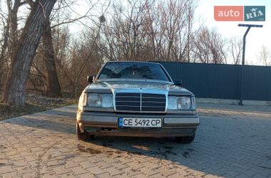 Седан Mercedes-Benz E-Class 1988 в Чернівцях