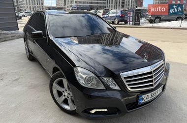 Седан Mercedes-Benz E-Class 2010 в Киеве