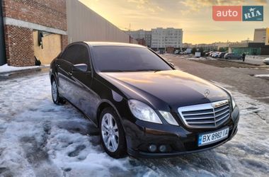 Седан Mercedes-Benz E-Class 2011 в Хмельницком