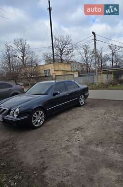 Седан Mercedes-Benz E-Class 2002 в Одессе