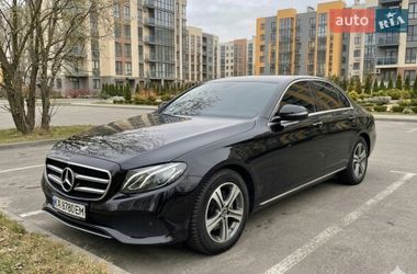 Седан Mercedes-Benz E-Class 2018 в Києві