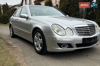 Седан Mercedes-Benz E-Class 2002 в Вараше