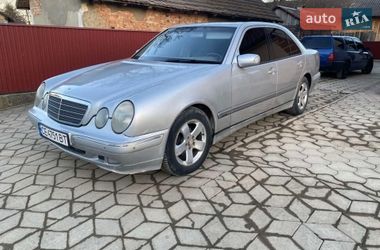 Седан Mercedes-Benz E-Class 2001 в Чернівцях