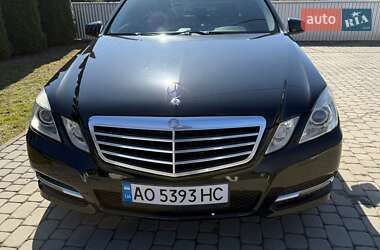 Седан Mercedes-Benz E-Class 2010 в Черновцах