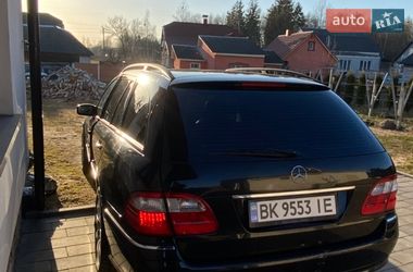 Универсал Mercedes-Benz E-Class 2004 в Рокитном