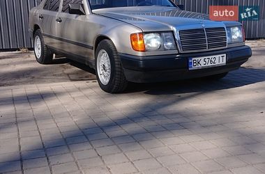 Седан Mercedes-Benz E-Class 1989 в Рівному