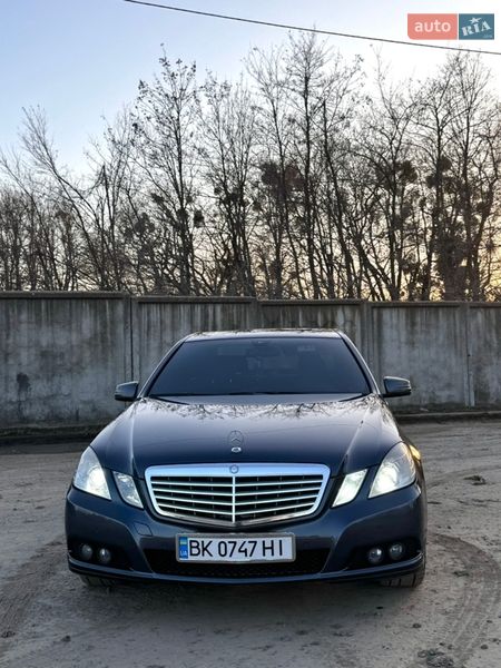 Mercedes-Benz E-Class 2010