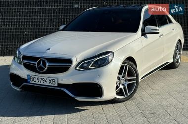 Седан Mercedes-Benz E-Class 2015 в Львове