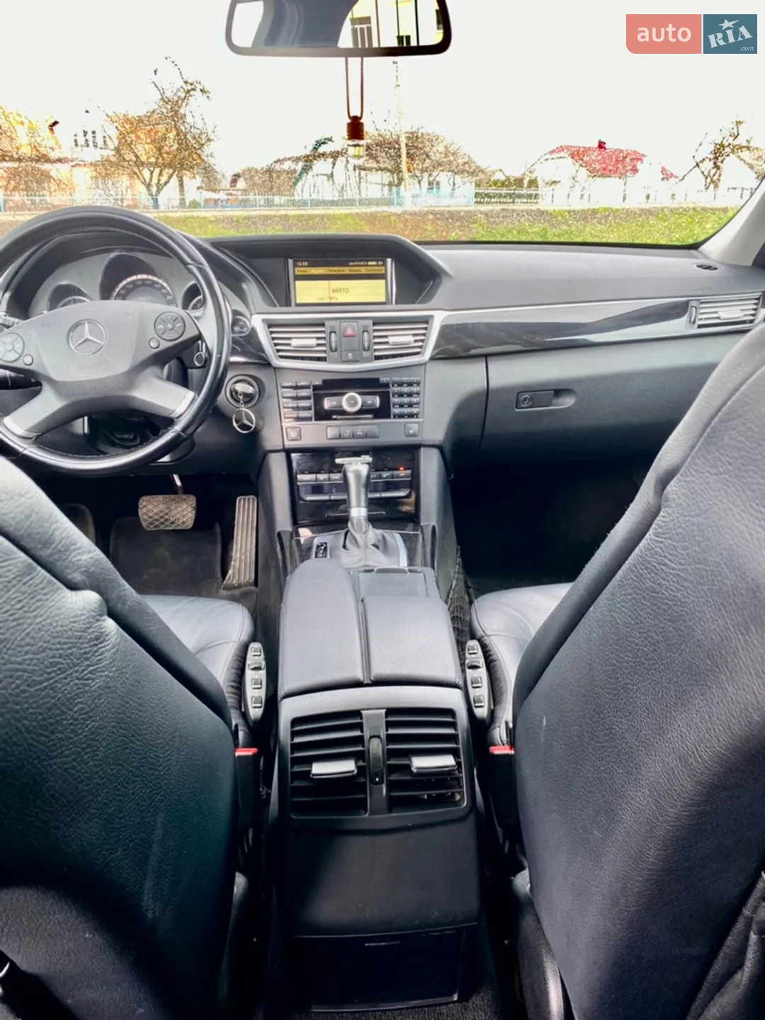 2010 Mercedes-Benz E-klasse - мініатюра 32
