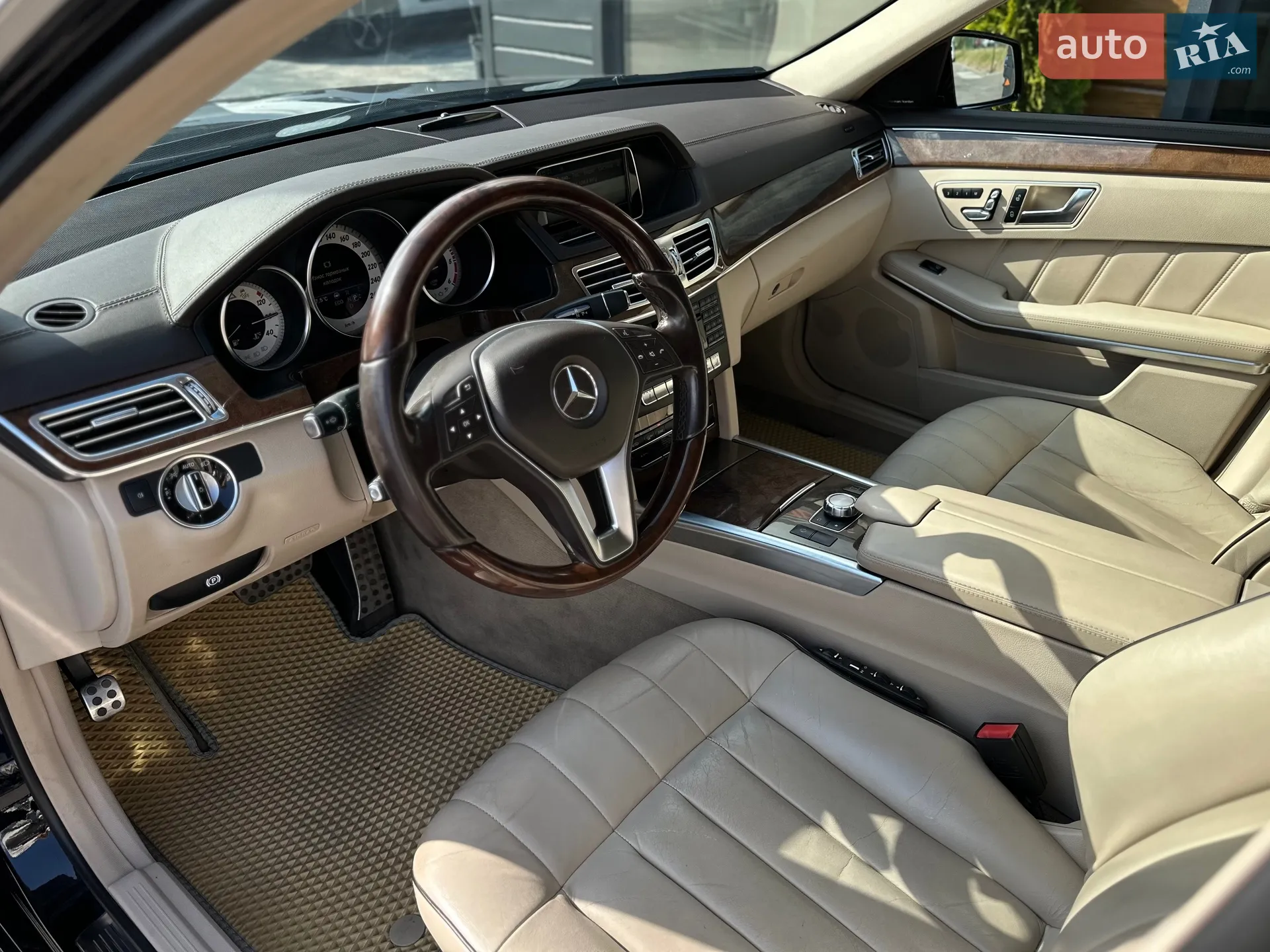 2013 Mercedes-Benz E-klasse - мініатюра 31