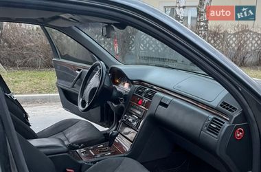 Седан Mercedes-Benz E-Class 2001 в Черновцах