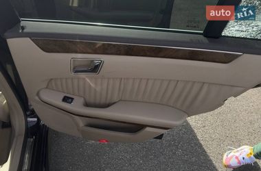 Седан Mercedes-Benz E-Class 2010 в Киеве