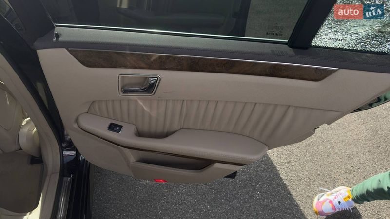 Седан Mercedes-Benz E-Class 2010 в Киеве