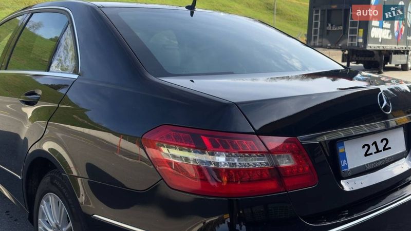 Седан Mercedes-Benz E-Class 2010 в Киеве