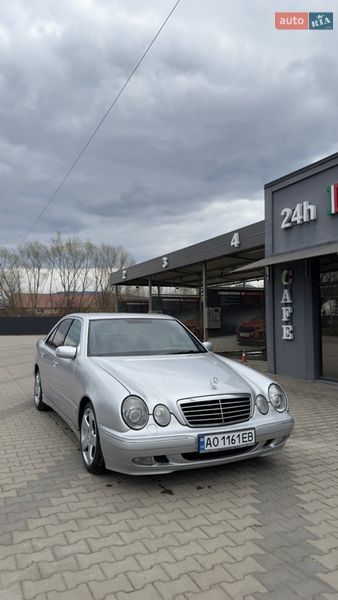Mercedes-Benz E-Class 2000
