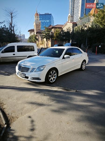 Седан Mercedes-Benz E-Class 2012 в Одессе
