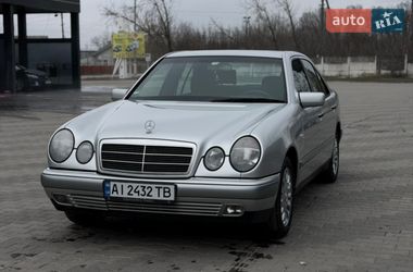 Седан Mercedes-Benz E-Class 1998 в Рокитному