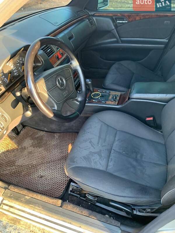 Седан Mercedes-Benz E-Class 1998 в Сумах