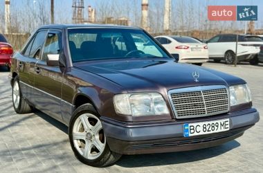 Седан Mercedes-Benz E-Class 1994 в Львове