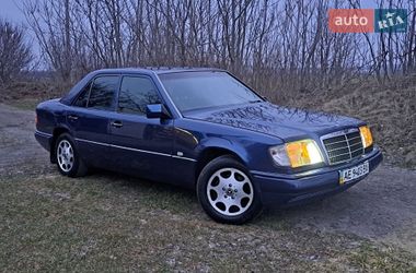 Седан Mercedes-Benz E-Class 1995 в Кривому Розі