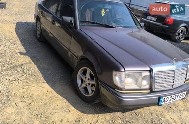Седан Mercedes-Benz E-Class 1988 в Виноградове