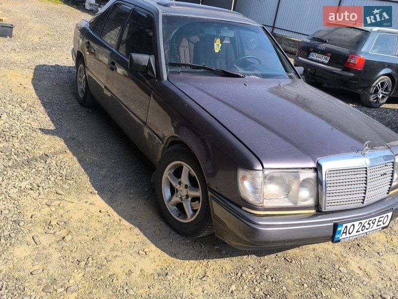 Mercedes-Benz E-Class 1988