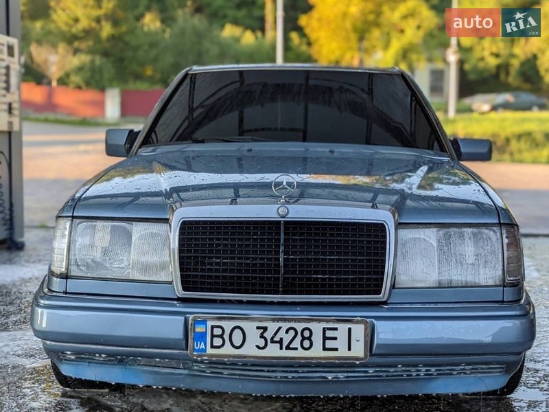Mercedes-Benz E-Class 1993
