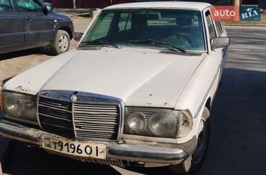 Седан Mercedes-Benz E-Class 1979 в Умани