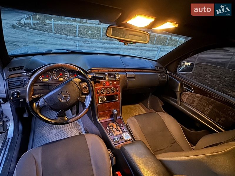 Седан Mercedes-Benz E-Class 1997 в Харькове