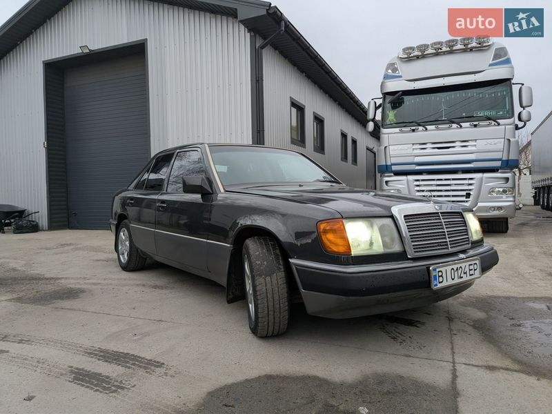 Mercedes-Benz E-Class 1992