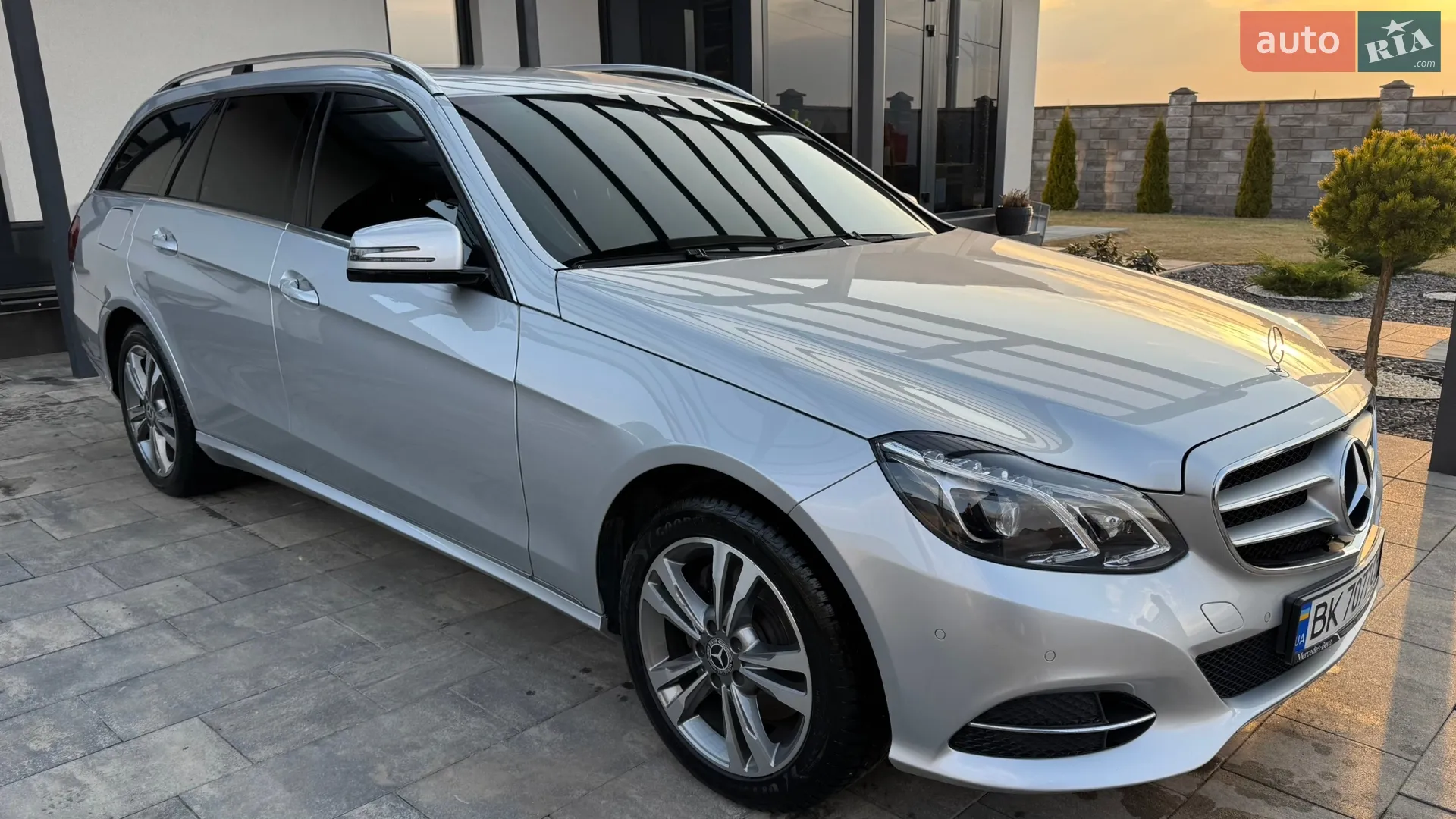 2013 Mercedes-Benz E-klasse - мініатюра 2