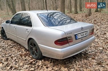 Седан Mercedes-Benz E-Class 2000 в Рівному