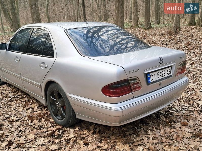 Mercedes-Benz E-Class 2000