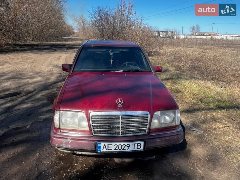 Mercedes-Benz E-Class 1990