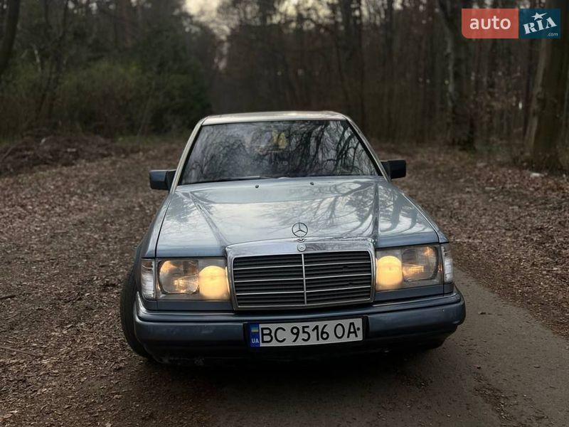 Седан Mercedes-Benz E-Class 1992 в Рава-Русской