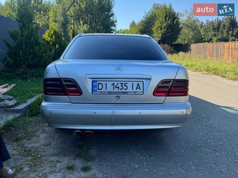 Mercedes-Benz E-Class 2001