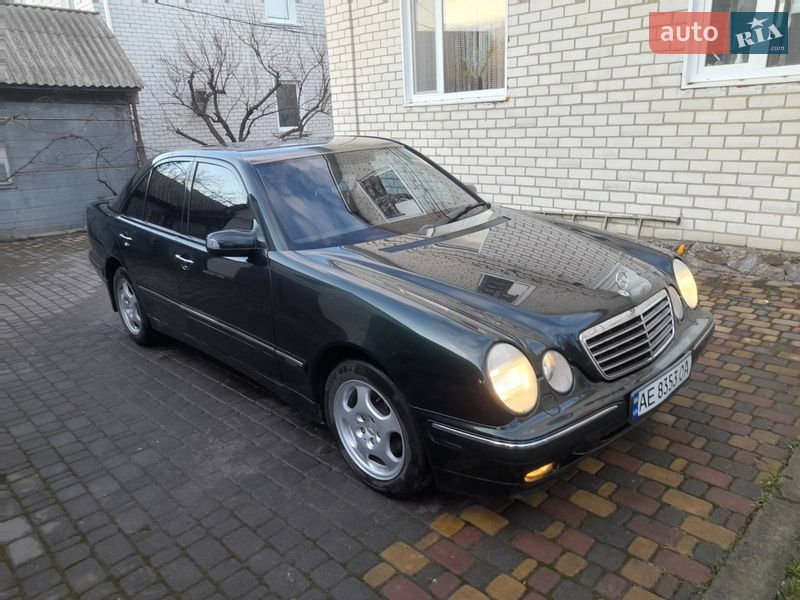 Седан Mercedes-Benz E-Class 2001 в Киеве